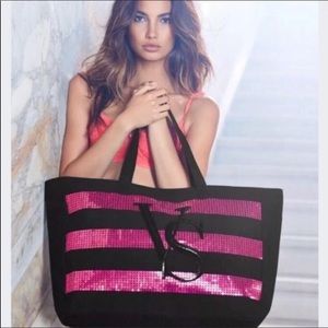NWOT Victoria’s Secret Zippered Sequin Bag